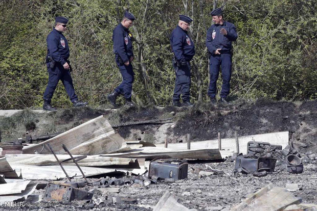 آتش سوزی در کمپ پناهجویان در فرانسه 