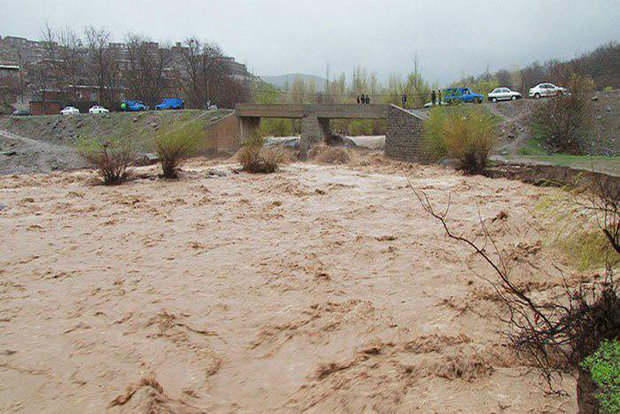 سیل در آذرشهر باعث به وجود آمدن خسارت شد