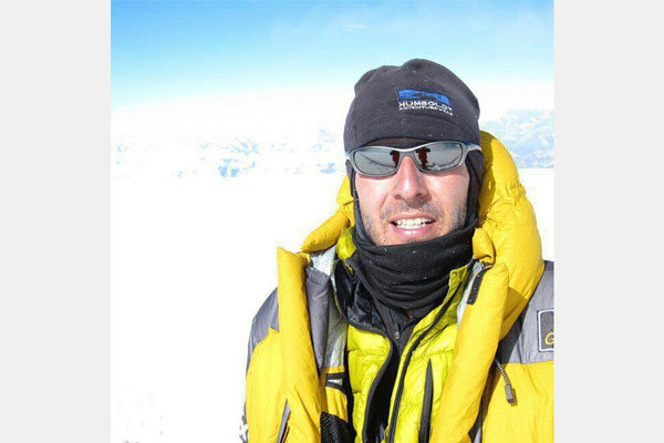 یادداشت رخشان بنی اعتماد برای کوهنورد ایرانی/ او قهرمان است