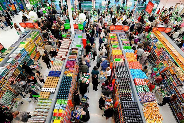 فروشگاه‌های قم مملو از جمعیت/ مردم همچنان رعایت نمی‌کنند - خبرگزاری مهر | اخبار ایران و جهان | Mehr News Agency