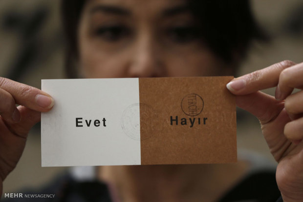 الاستفتاء على التعديل الدستوري في تركيا