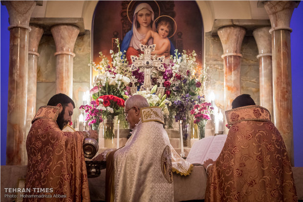 Christians mark Easter in Tehran
