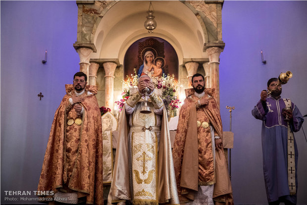 Christians mark Easter in Tehran
