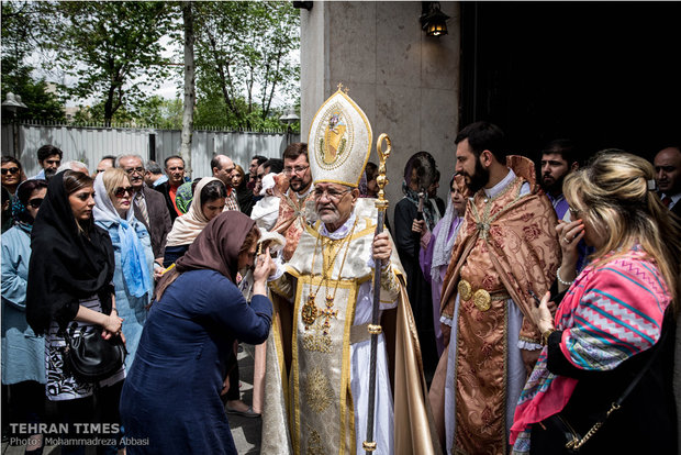 Christians mark Easter in Tehran