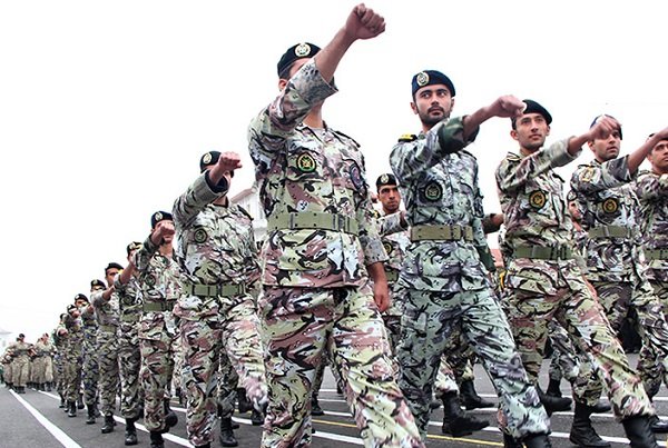 ویژه برنامه‌های روز ارتش در جزیره خارگ اجرا می‌شود