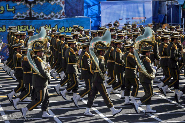 Armed Forces stage parades in Tehran