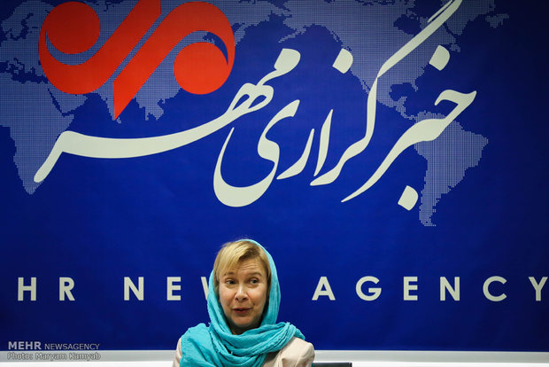 Swedish amb. visits Mehr News HQ in Tehran