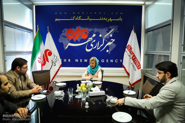 Swedish amb. visits Mehr News HQ in Tehran