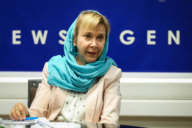 Swedish amb. visits Mehr News HQ in Tehran