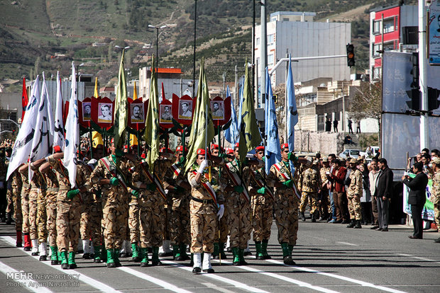 Army parades in Sanandaj