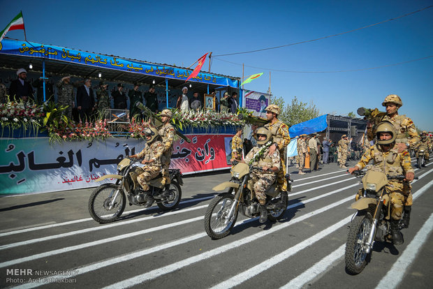 Army parades in Karaj