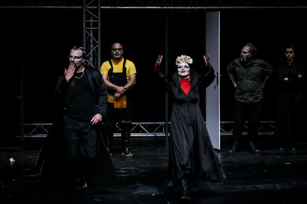 Tahran’da “Hamlet” tiyatrosu