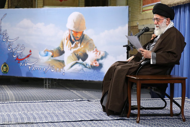 لقاء قادة ومسؤولي الجيش مع قائد الثورة الاسلامية
