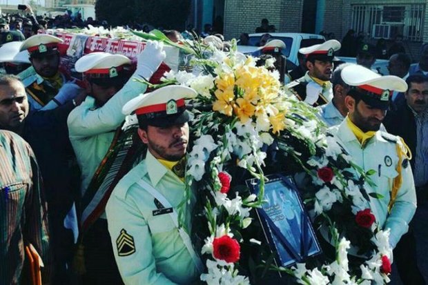 پیکر مامور شهید ناجا در آبادان تشییع شد 