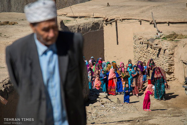 Young girls of the village in colorful dresses accompany the bride from her father’s home to her new home, where groom is waiting for her.