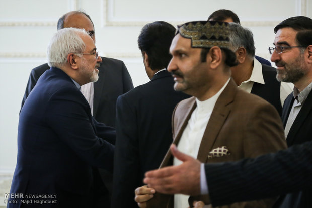 Zarif meets with officials from Pakistan, Portugal