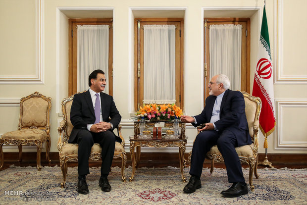 Zarif meets with officials from Pakistan, Portugal