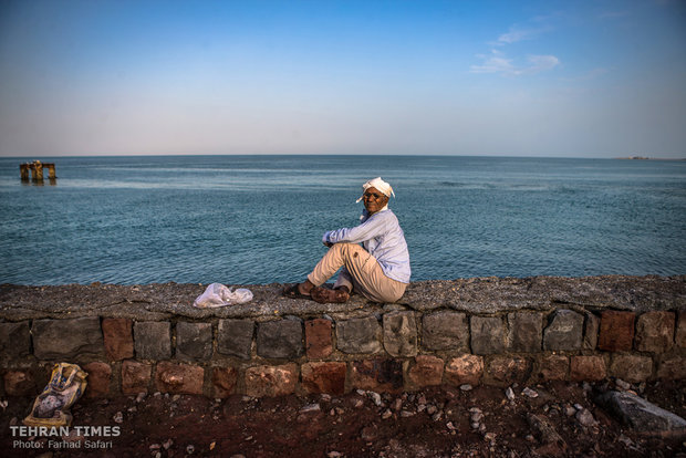 Photo collection portrays life in Hormuz Island