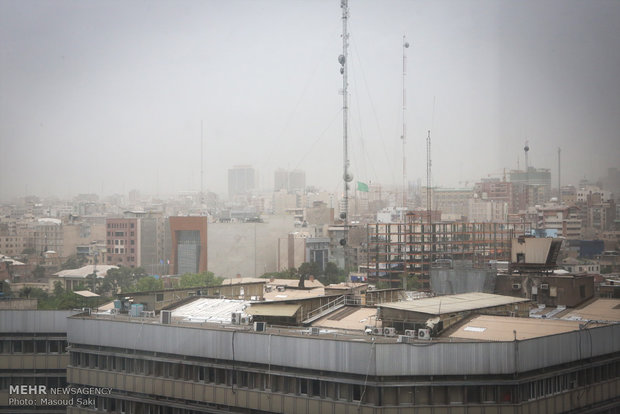 وزش باد شدید و طوفان در تهران