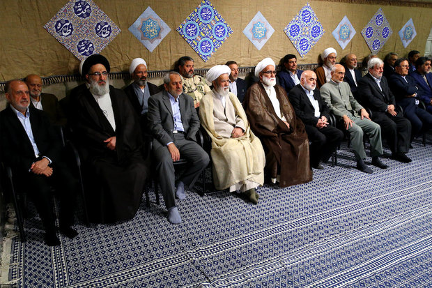 Ayatollah Khamenei meets with a group of officials and ambassadors from Islamic countries