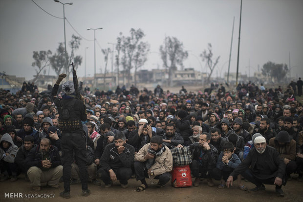 Nearly half a million people displaced in western Mosul since Feb.