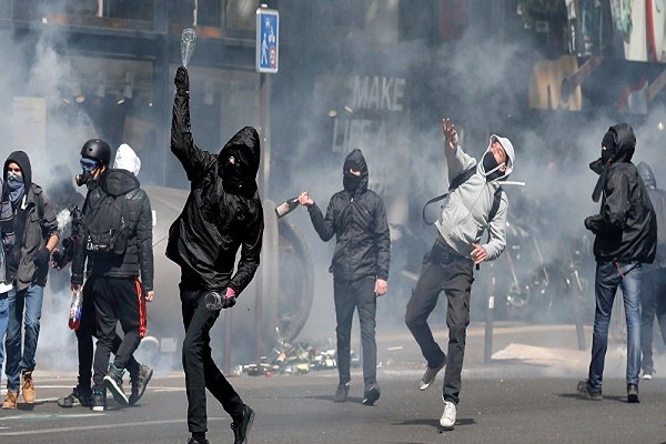 ادامه تظاهرات خشونت بار علیه نامزدهای انتخاباتی در پاریس