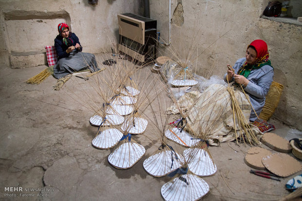 بزرگترین کارگاه سبدبافی در روستای ویست، به نام سبد بافی سلامی. زنان بطور مستمر در این کارگاه هر روز مشغول به بافت انواع سبدها هستند.