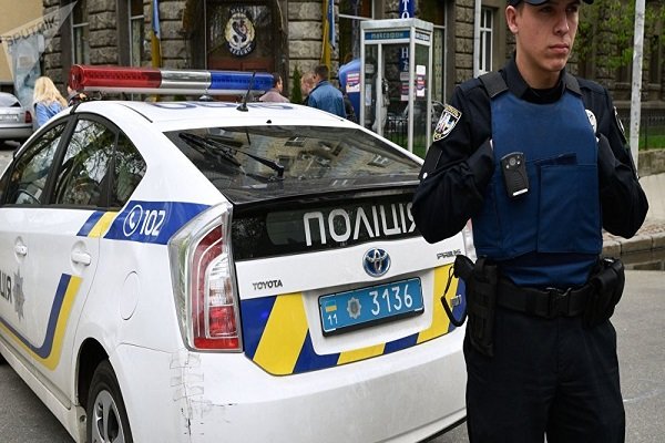 مردی مسلح در اوکراین ۲۰ مسافر یک اتوبوس را به گروگان گرفت