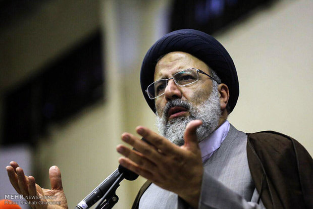 مناظره ای بین احمدی نژاد و روحانی برگزار شود