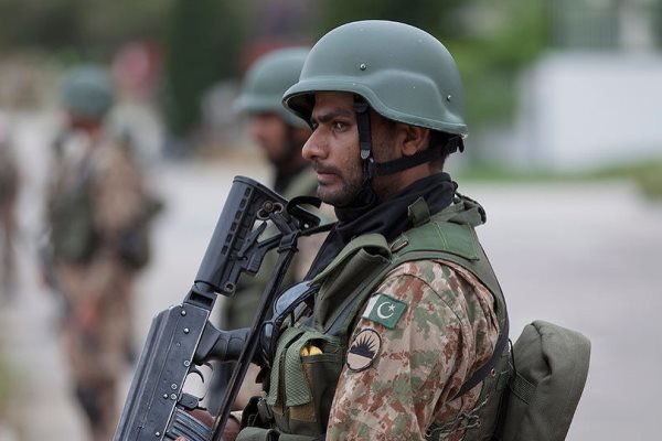 پاکستان میں وہابی دہشت گردوں کے حملے میں 5 سکیورٹی اہلکار ہلاک