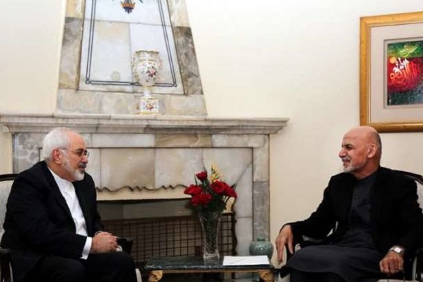 Zarif meets with Afghan president, chief executive