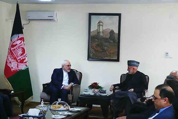 Zarif discuss fight against terrorism with Karzai