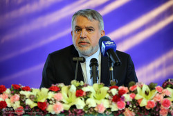 وزیر ارشاد: زبان فارسی موجب انسجام جامعه ایرانی شده است