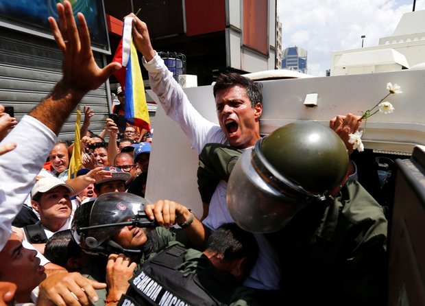 11 killed in clash between Venezuelan troops, armed group 