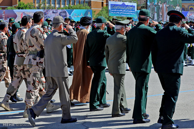 مراسم دانش‌آموختگی دانشجویان دانشگاه امام حسین علیه‌السلام