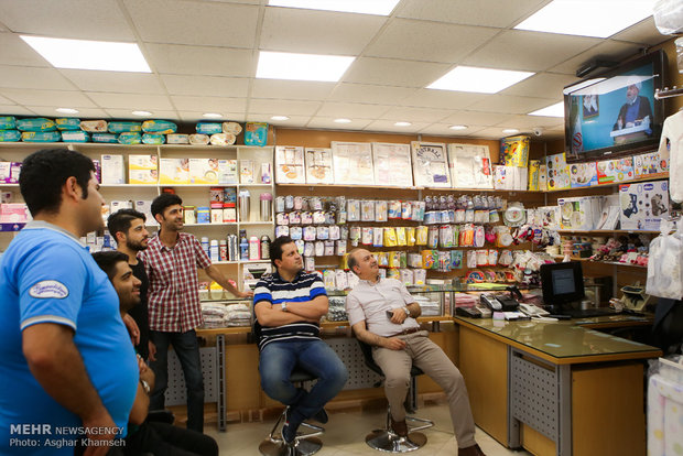 İran halkından münazaralara yoğun ilgi