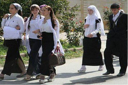 کاخ کرملین موضع واحدی در رابطه با موضوع حجاب در مدارس ندارد