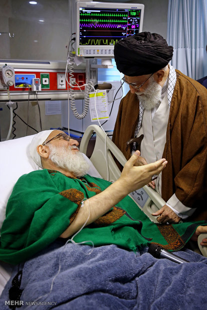 عیادت رهبر معظم انقلاب از آیت‌الله هاشمی شاهرودی