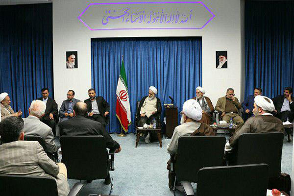 ائمه جمعه در مقابل هنجارشکنی‌ ها سکوت نمی کنند  