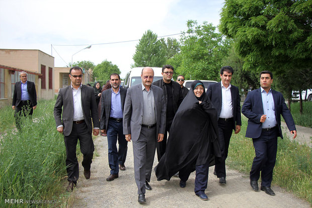 سفر معصومه ابتکار رییس سازمان حفاظت محیط زیست به سنندج