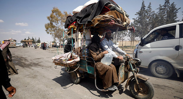 Over 100K Syrians flee Raqqa due to operation to liberate city from ISIL