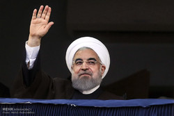 روحانی رای خود را به صندوق انتخابات انداخت