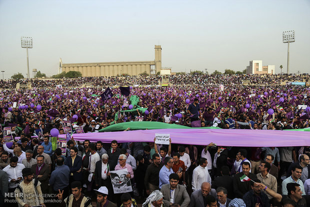 المرشح حسن روحاني يزور محافظة خوزستان