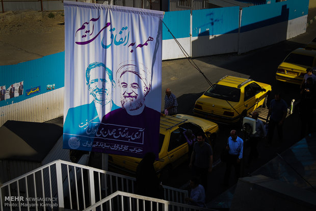 شوارع ايران في الليلة الاخيرة للحملة الانتخابية