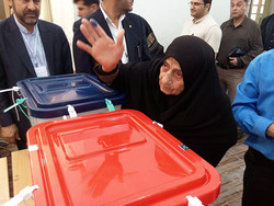حافظان خلیج فارس از ابتدای رای گیری پای صندوقها حاضر شدند