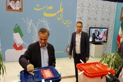 حضور گسترده مردم کرمان در پای صندوق های رای