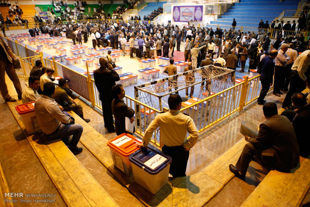 توزيع صناديق الاقتراع في همدان