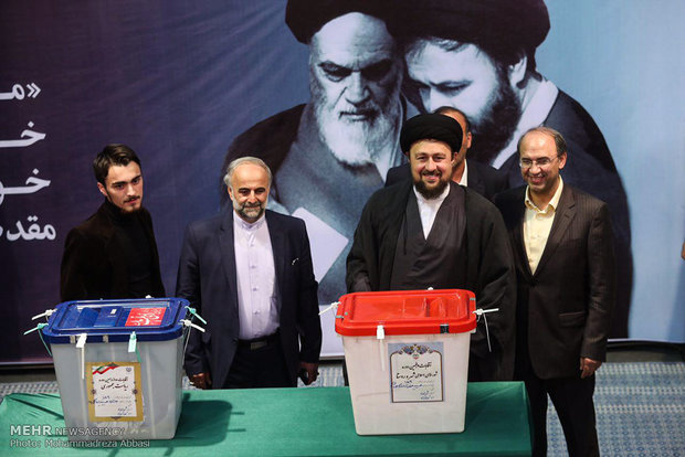 Fotoğraflarla Ruhani'nin oy kullanması