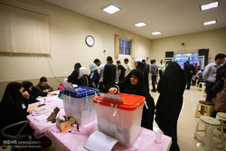 روحانی با ۸۰ هزار و ۳۳ رای پیشتاز انتخابات شاهین شهر شد