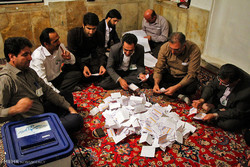 بازشماری مجدد ۱۴ صندوق بازشماری شده رای در آبادان 